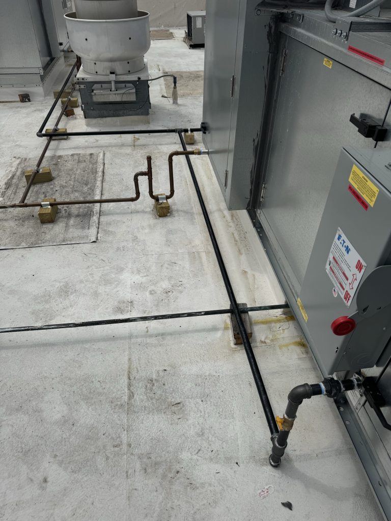 Maroon Plumbing technician providing 24/7 plumbing service in TX